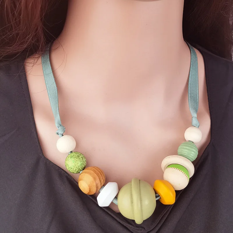 Retro color wood bead beaded bib necklace women's adjustable ribbon anti-allergic collarbone chain first-hand supply