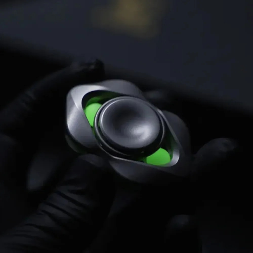 AuroraEDC Morning Star Fidget Spinner Gyroscope en acier inoxydable Gadgets de soulagement de l'anxiété Fidgeting Spinners Accessoires de bureau