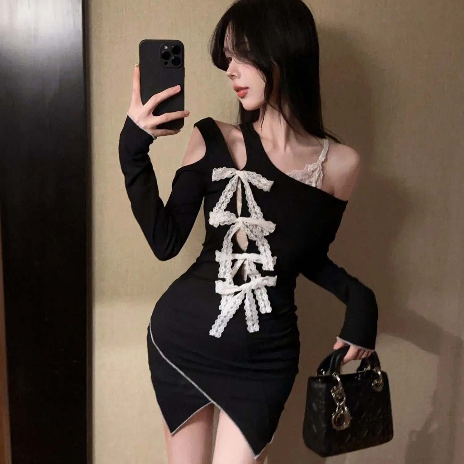 

Sexy Slim Bow Spliced ​​Long-Sleeved Dress Hot Girl Waist-Retracted Back-Exposed Hollow Irregular Hip-Wrap Skirt