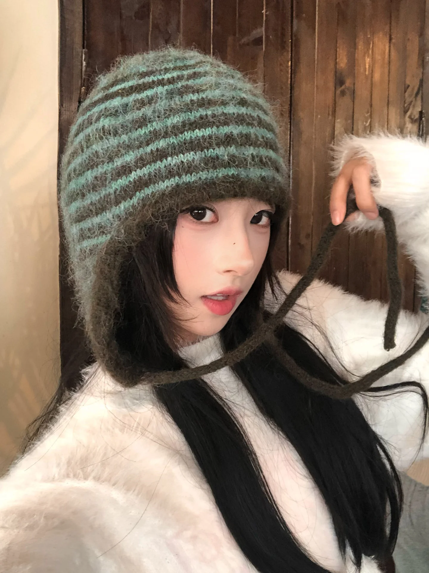 Retro Striped Knitted Ear Warmer Hat Women's Autumn Winter Photography Small Face Effect Warmth Full Coverage Knit Cap