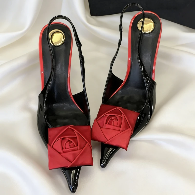

Элегантные вечерние дизайнерские туфли-лодочки с квадратным цветочным декором из лакированной кожи на каблуке, с острым носком и ремешком на пятке, для женщин