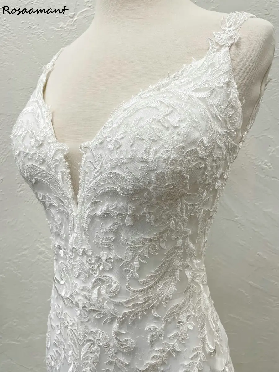 I più nuovi abiti da sposa a sirena aperti sul retro con spalline sottili Abiti da sposa country in pizzo con applicazioni senza maniche