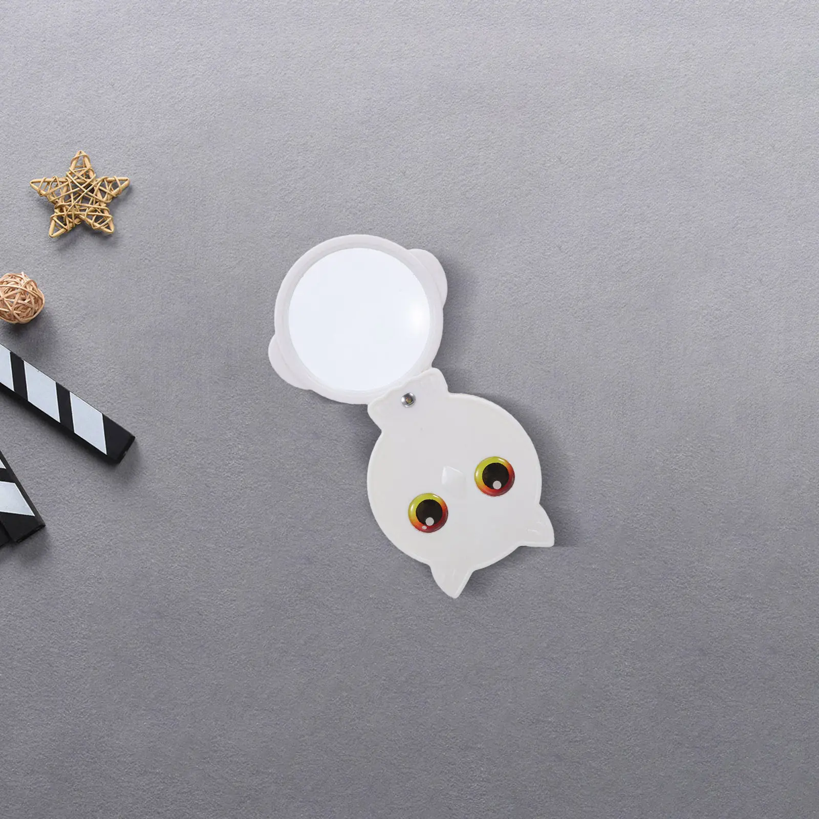 Pocket Magnifier 8X Folding Mini Owl Cartoon Design Portable Loupe Handheld Reading Aid Flip-Cover Magnify Glass for Maps