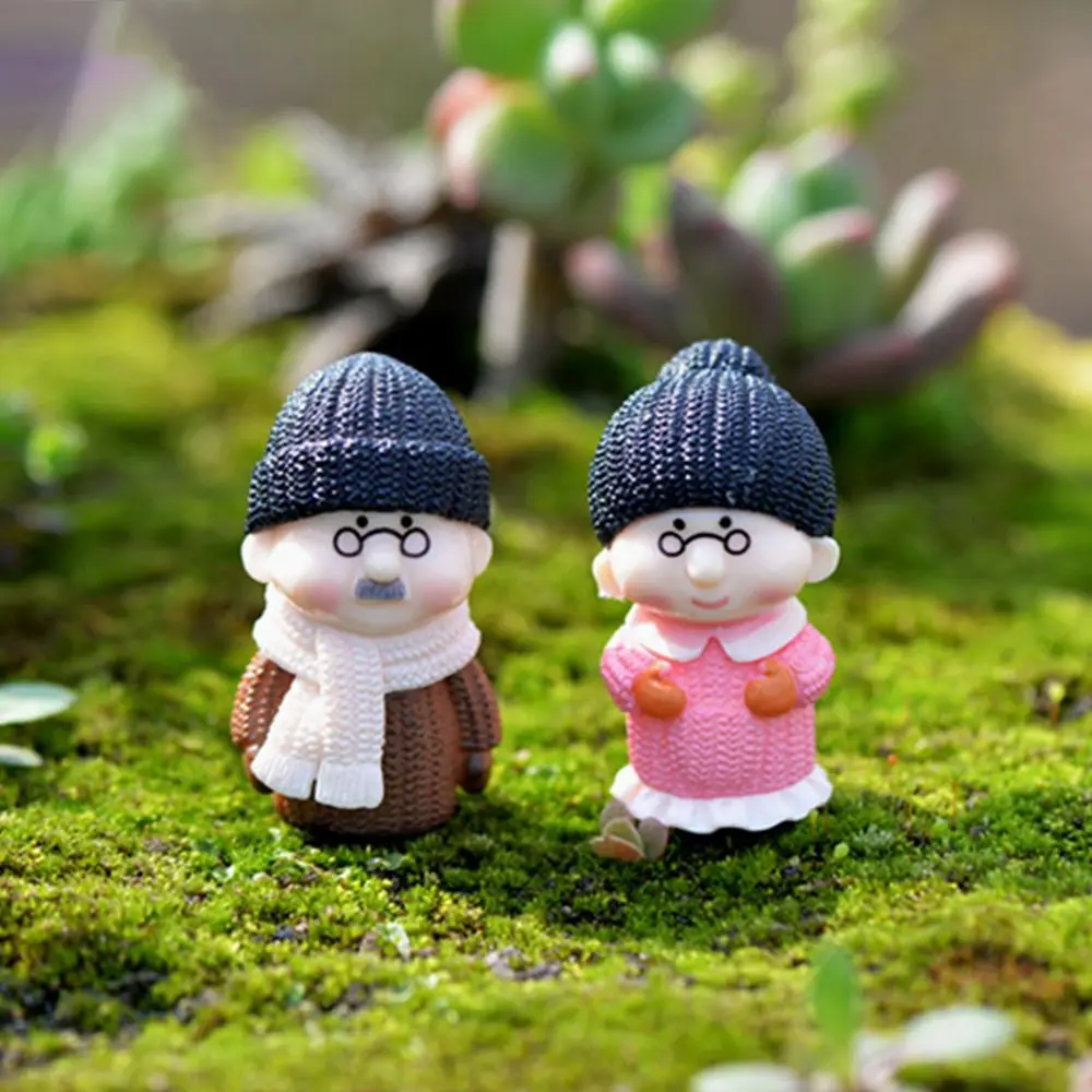 DIY Accessories Miniatures Crafts Winter Clothing Grandparents Figurines Micro Landscape Cake Ornament Old Couples Statue