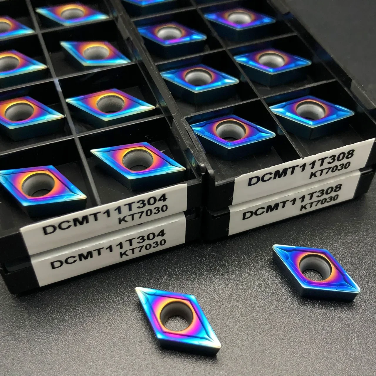 DCMT070204 DCMT070208 DCMT11T304 DCMT11T308 Nano Blue Internal Boring Turning Inserts For Hardened Steel