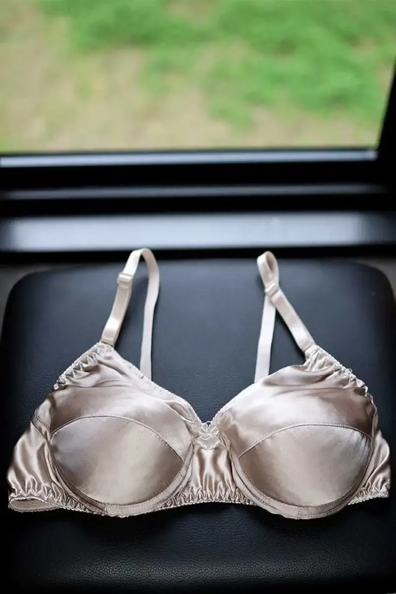 Zero binding anti convex point silk bra, 100% mulberry silk thin style, without steel ring double-sided silk underwear