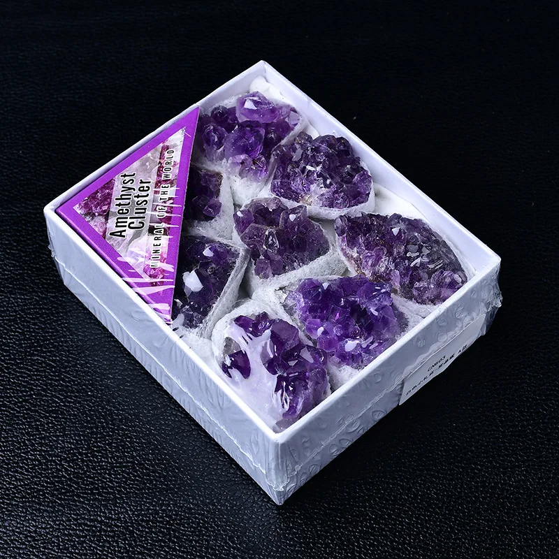 Zufällige Auswahl: 1 Box Hochwertiger Amethyst-Cluster als Dekoration, Natürlicher Kristall-Rohstein, Geburtstagsgeschenk, Szenendekoration