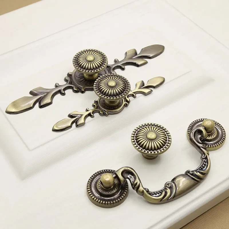 Antique Kitchen Cabinet Door Handle Metal Retro Wardrobe Bronze Cupboard Pull Cabinet Handle Furniture Knobs Cabinet Handles