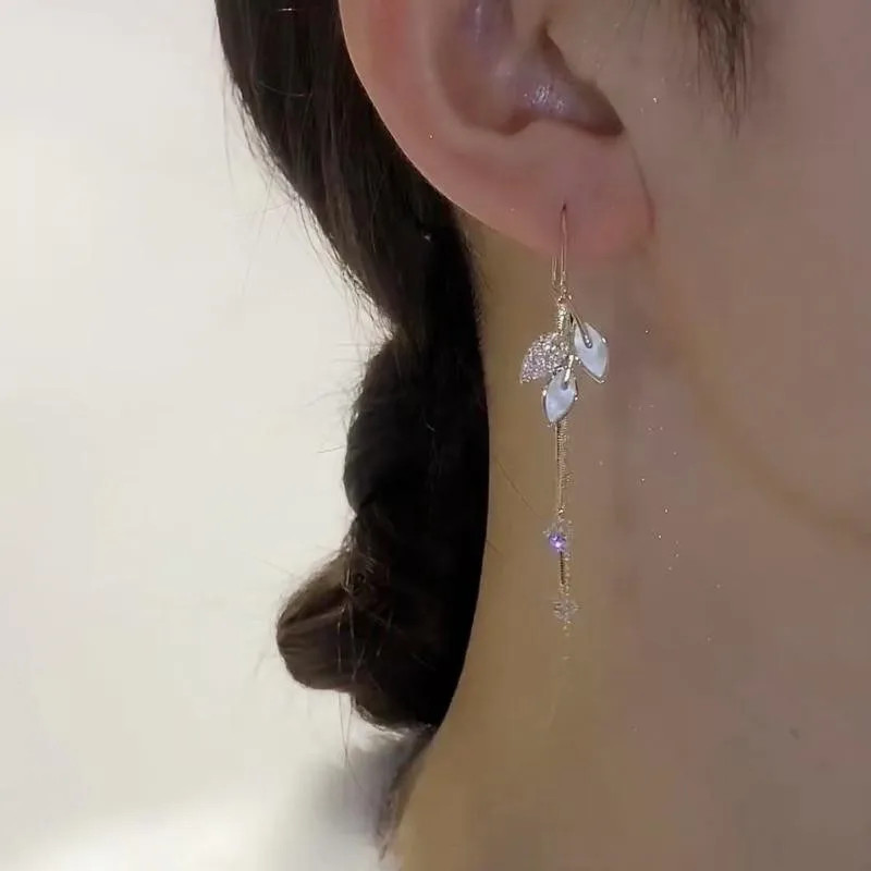 Vergoldete Kristallblatt-Quasten-Tropfenohrringe für Frauen, glänzende Zirkon-Blume, baumelnde Ohrringe, Hochzeit, Schmuck, Geschenk, Y2k – Detail 2