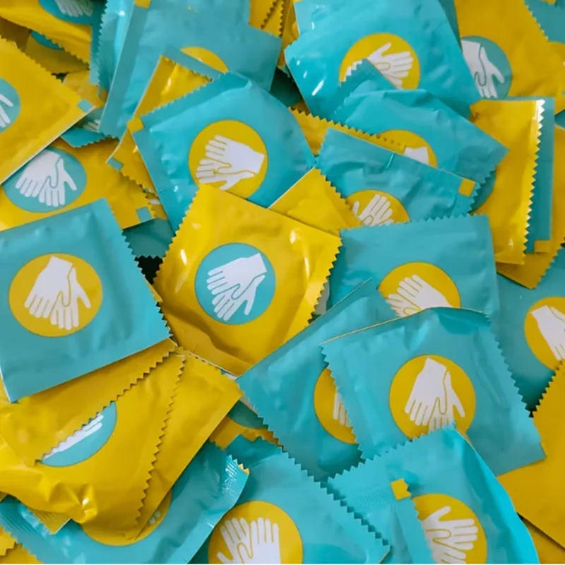 100pcs Disposable Gloves, Individually Packaged. Suitable for Use in Kitchen Preparation, Cleaning and Travel
