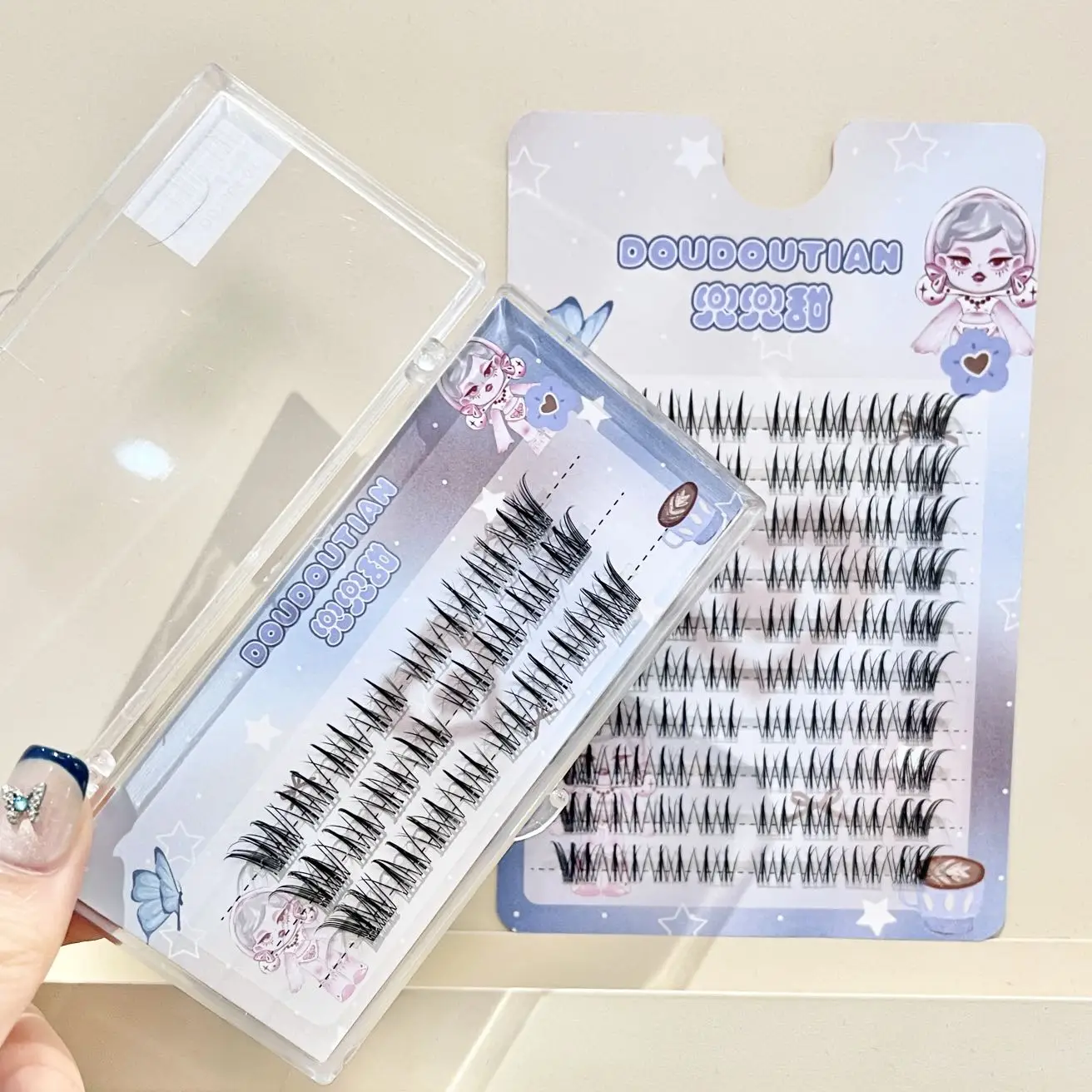 Doudoutian Vintage Doll Lash Clusters Thin Clear Band Layered Fluffy Wispy Tips Dramatic Camera Ready Sweet Girl Party Makeup