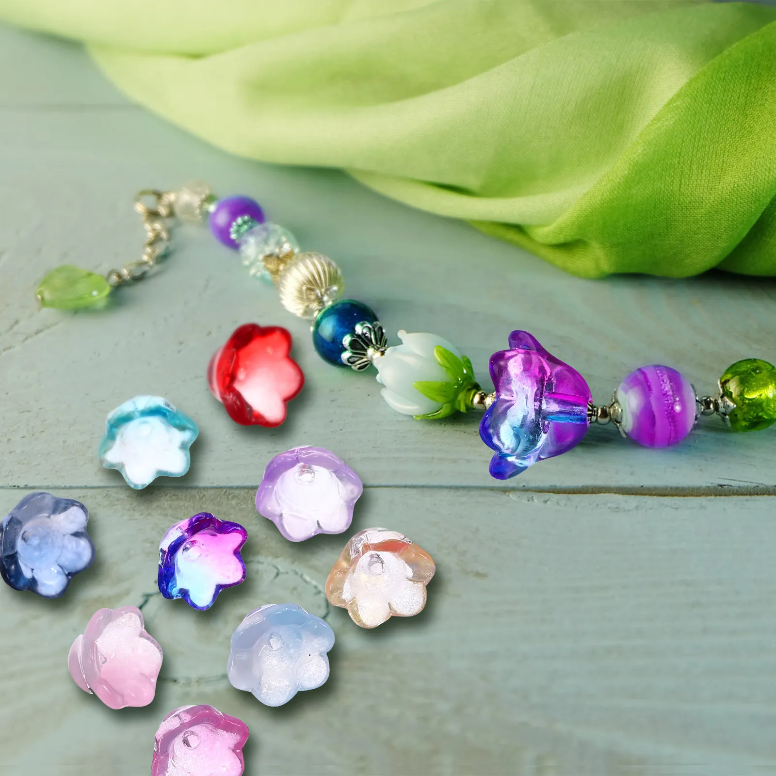 

100Pcs Flower Beads for Jewelry Making Glass Beads DIY Craft Supplies Bracelet Necklace Earrings Decorative Loose Charms