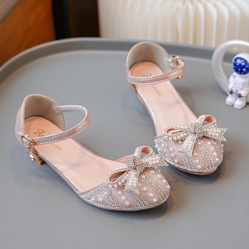 Baby Girls Princess Shoes Shiny Bow Stage Elegant Beaded Crystal Cute Kids Sandals Comfortable Catwalk Fashion Summer Students