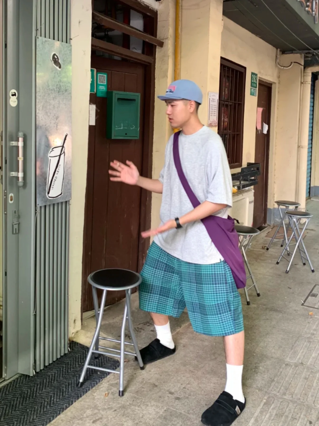 레트로 일본 블루 격자 무늬 5 점 바지 남성과 여성을위한 느슨한 스트레이트 캐주얼 여름 반바지 무릎 길이 높은 허리