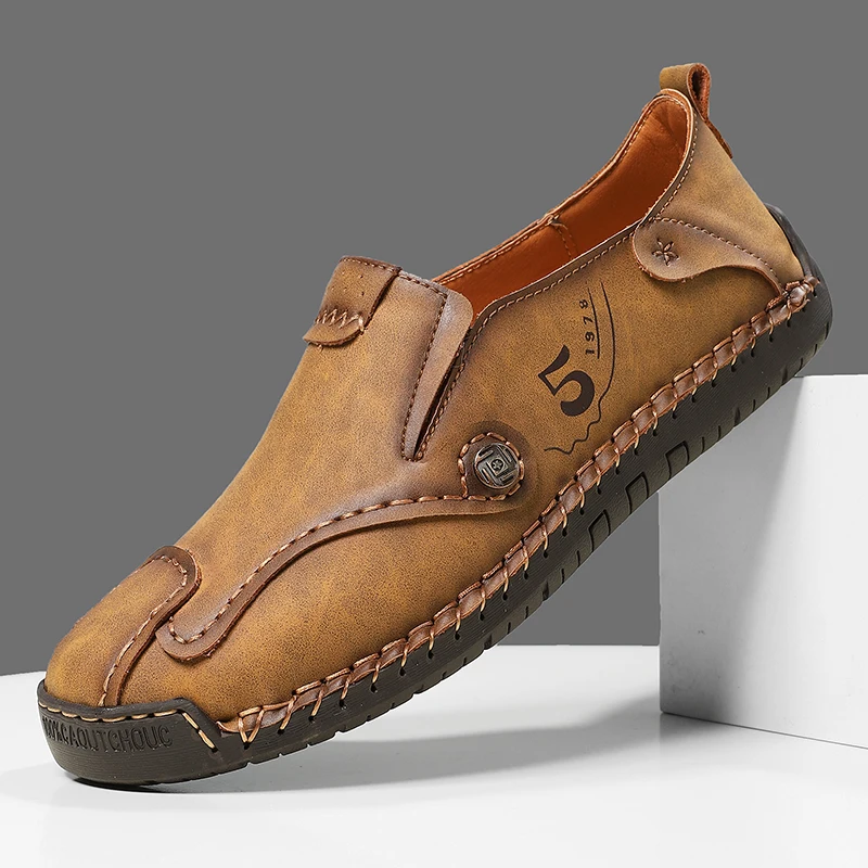 

2025 new plus size men's casual shoes, thick soled leather shoes, hand sewn loafers, fashionable men's shoes