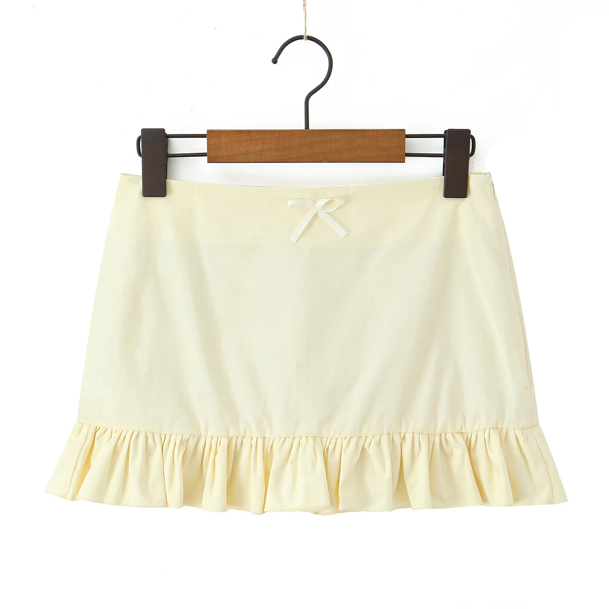 Nuovo 2025 CHIC pacchetto bianco fianchi impiombati volant orlo cerniera vita bassa minigonna sexy gonne corte a pieghe con pantaloncini fodera