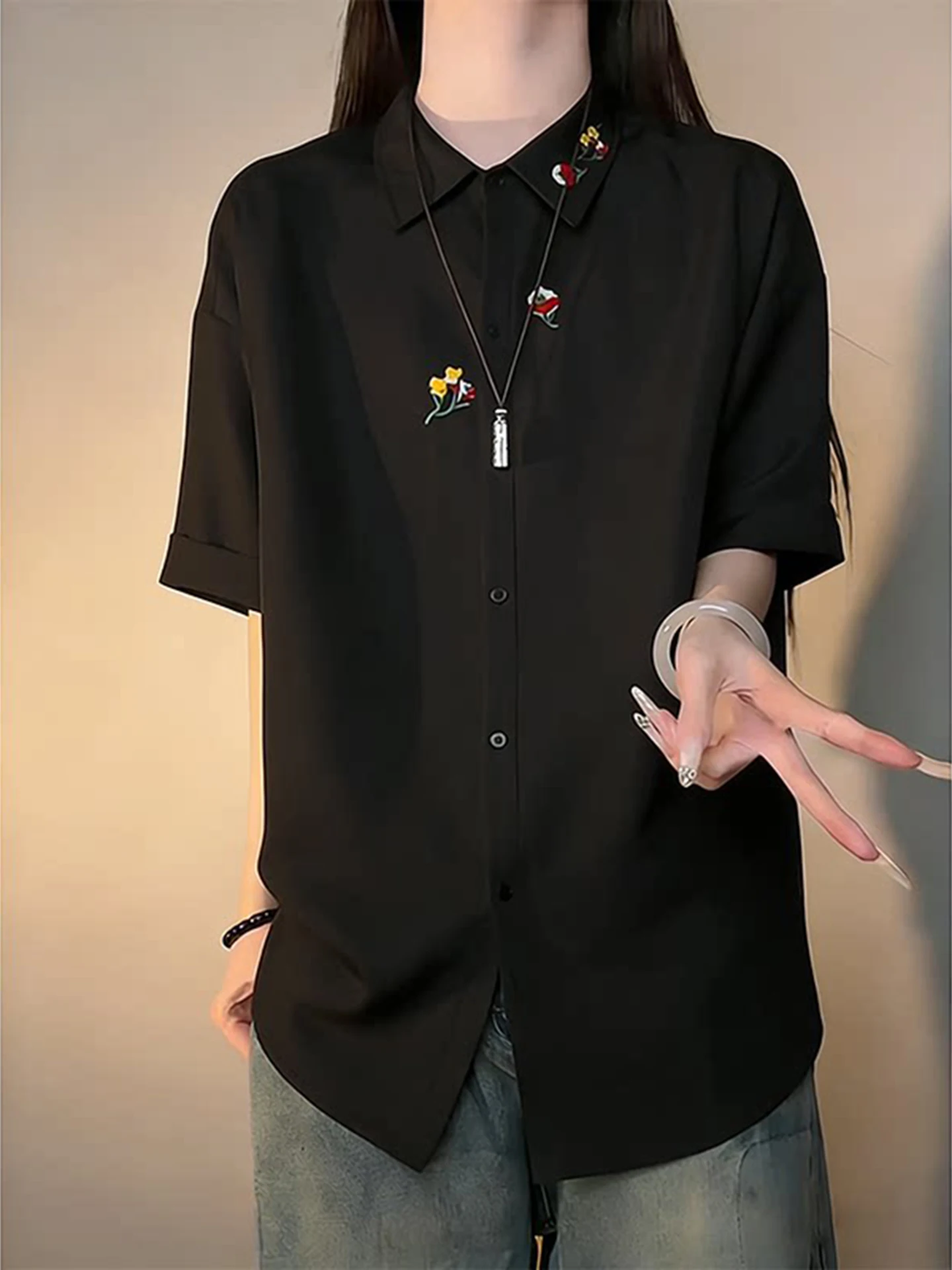 

Elegant Black Ice Silk Short Sleeve Shirt with Floral Embroidery for Men And Women Breathable Comfortable Summer Fashion