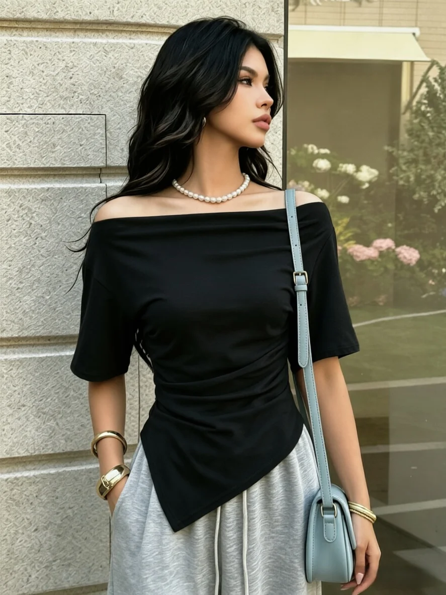 Damen-Top mit freiem Schulterbereich, kurzen Ärmeln, überkreuzter Raffung an der Taille, asymmetrischem Saum, figurbetontem Schnitt, im Y2K-Stil, sexy, für Weihnachten, Feiertage, Partys und Freizeit, T-Shirt. – Detail 9