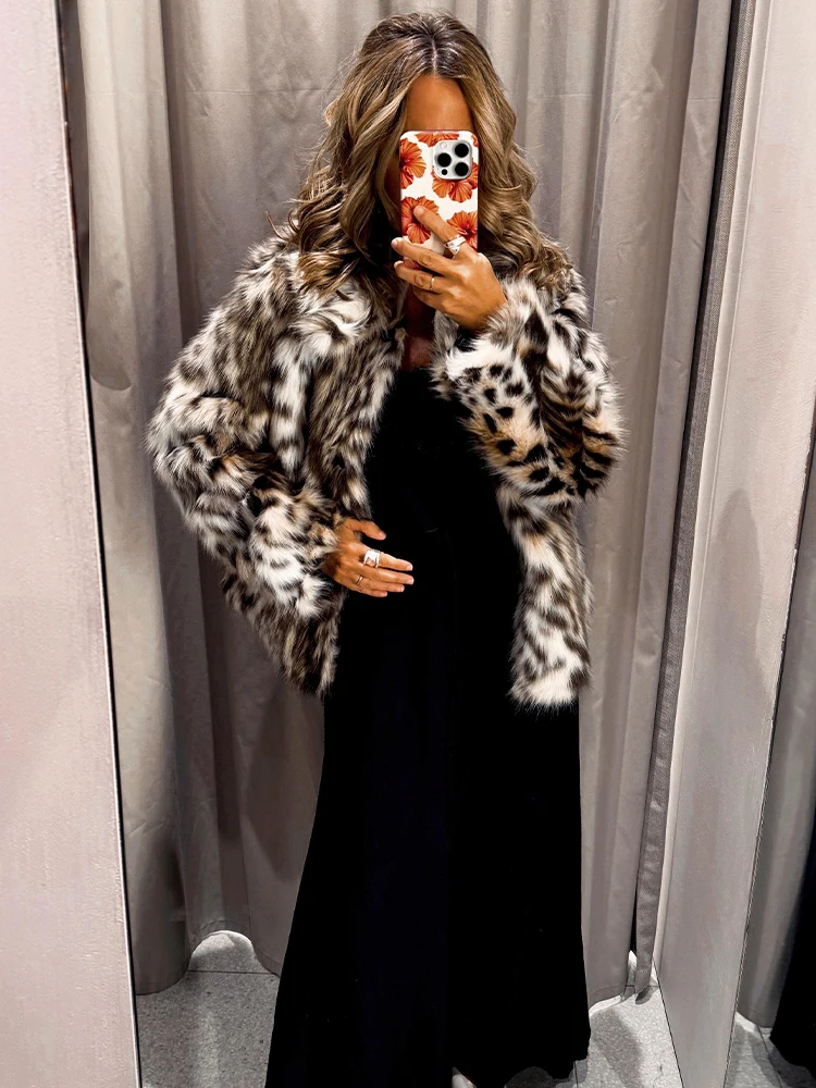 TRAFZA Winter Woman Lapel Long Sleeves Side Pockets Casual Coat Fashion Women Leopard Print Faux Fur Loose Slim Warm Coat Mujer