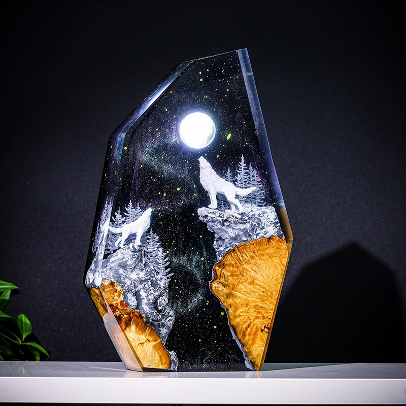 Nature Animals Figure Organism Resin Table Light Creactive Art Decoration Snowy Night Wolf Howl Night Light USB Charge view 4