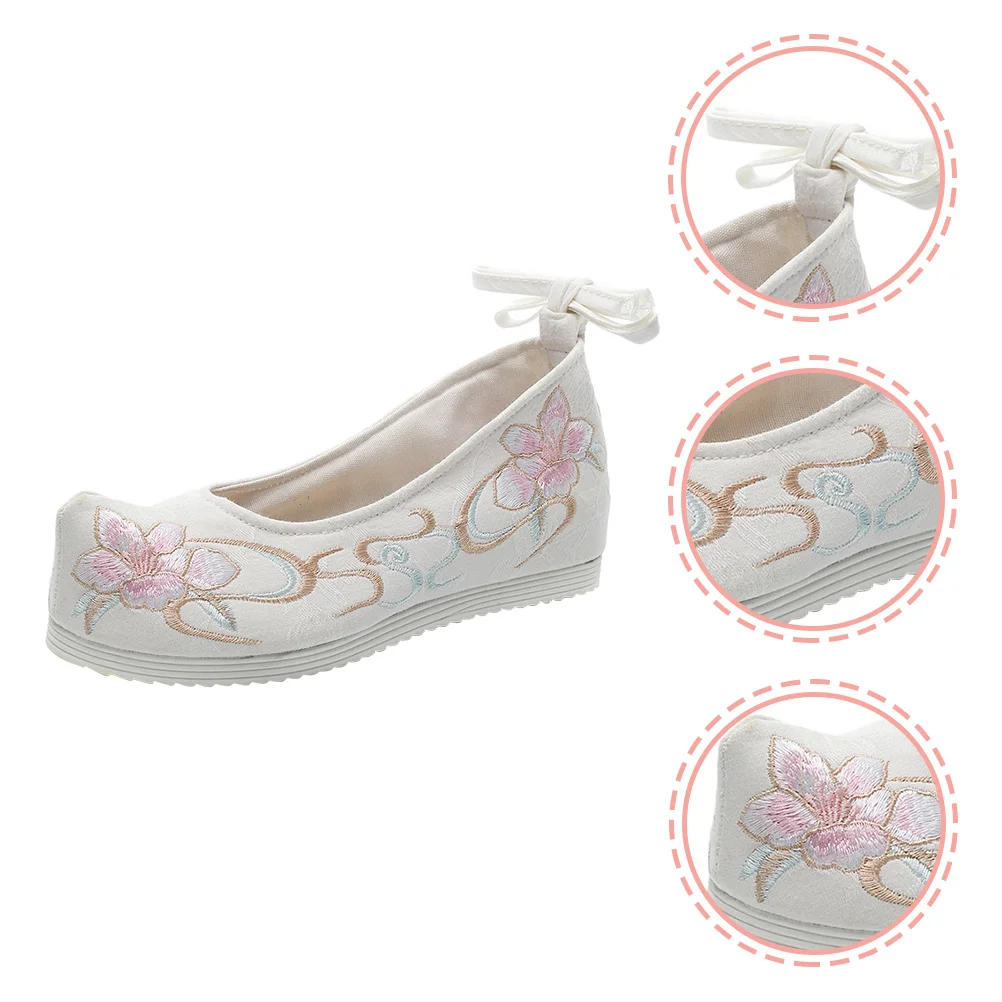

1Pair Female Silk Shoes Chinese Style Ethnic Shoes for Girls Lovely Embroidered Pattern Design Comfortable Wear Stage