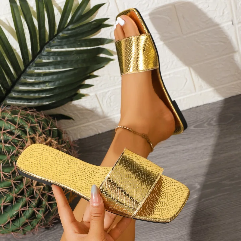 

Luxury Design Women's Summer Letter Flat Heel Slippers 2025 Outdoor Trendy Ladies Sandals Female Beach Slippers Women Shoes