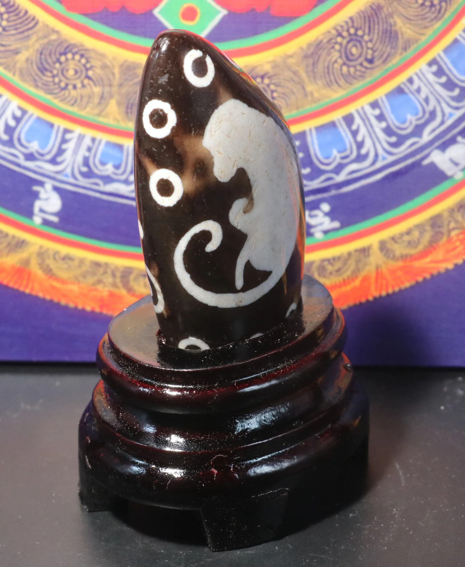 

Tibetan Old Agate 15 Eye 5 Rain Drop Zodiac Monkey Rock dZi Bead GONGXIFACAI 1005009037536626 DAJIDALIFACA Carving For Display