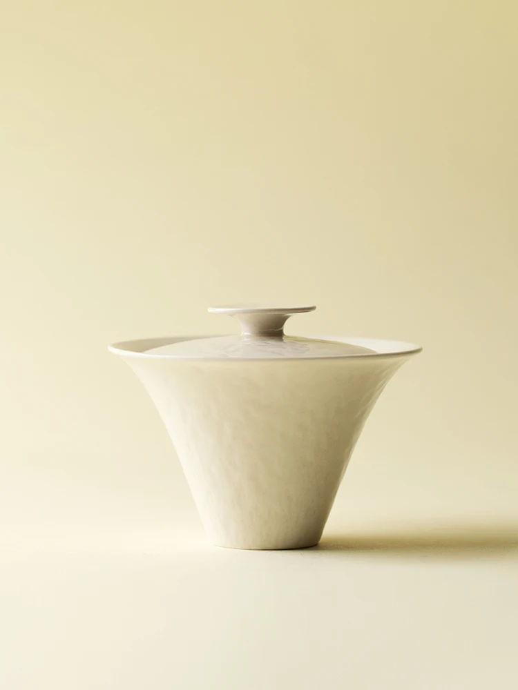 

Grass and Wood Gray Egg-Shell Porcelain Non-Scald Tureen Retro Handmade Exquisite Tea Brewing Bowl Creative Kung Fu Set