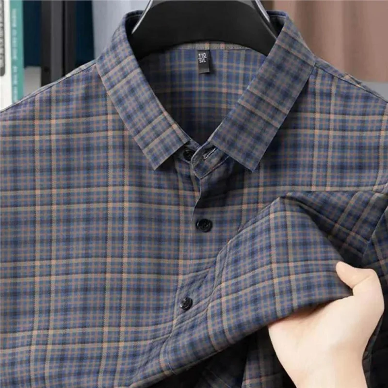 

Faionable Summer 2025 Men's Busin Casual Loose Thin ort Sve T-irt Versatile Comfortable Lightweight irt for Travel