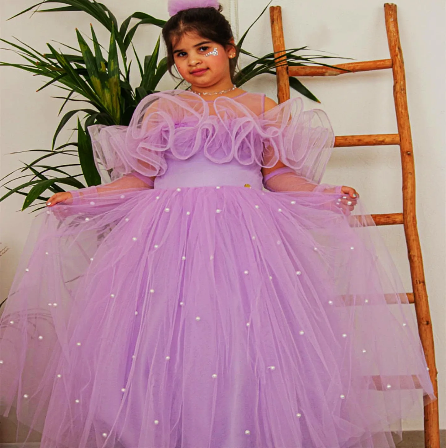 2024 Lilac Sheer Neck Flower Girl Dresses Ball Gown Pearls Little Girl Christmas Peageant Birthday Christening Tutu Dress Gowns