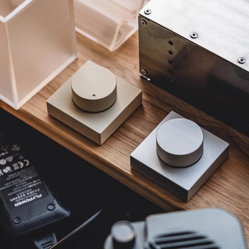 ANTICATER الاتجاه العكسي الخيال العلمي الميكانيكية بلوتوث اللاسلكية متعددة الوظائف زر المقبض CNC التصميم الصناعي فيديو