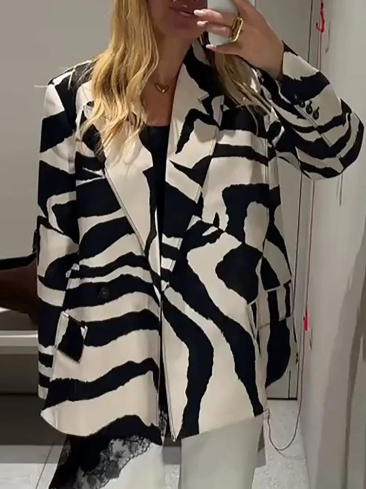 

Новый модный свободный женский пиджак с лацканами, повседневное уличное пальто на одной пуговице, черный, белый цвет, верхняя одежда с длинными рукавами контрастного цвета