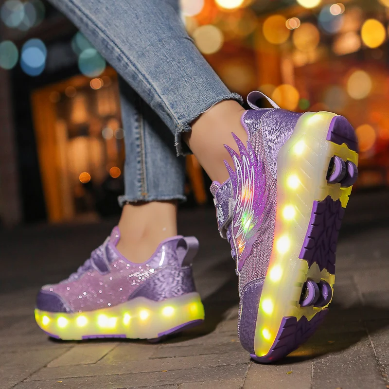 أحذية جري مضيئة جديدة للفتيات أحذية دوارة بأربع عجلات أحذية خفيفة LED قابلة للتنفس للطلاب وأحذية رياضية للأطفال