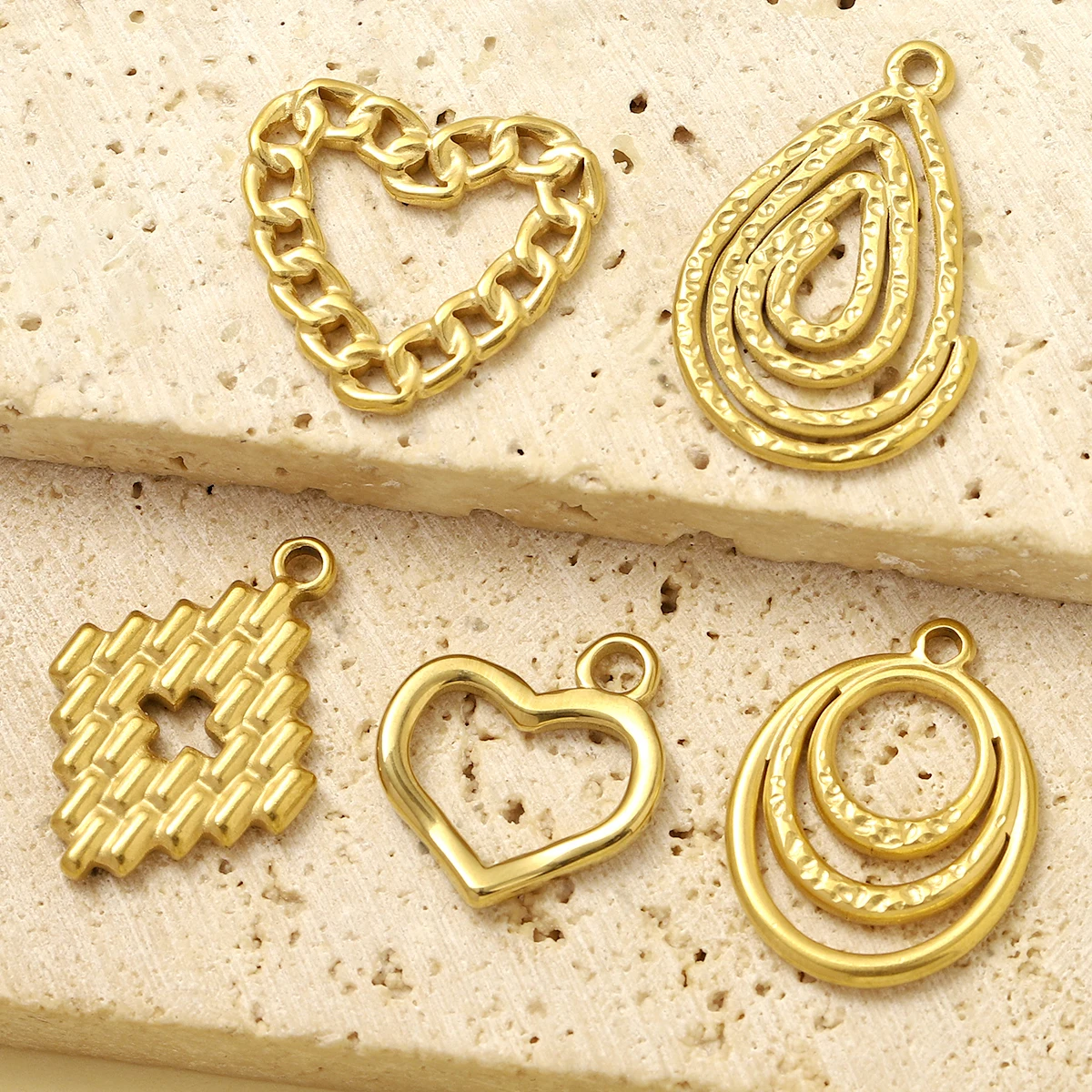 5pcs/Lot Stainless Steel Spiral Geometric DIY Charms Heart Waterdrop Necklace Pendants Women\'s Fashion Flower Jewelry Wholesale