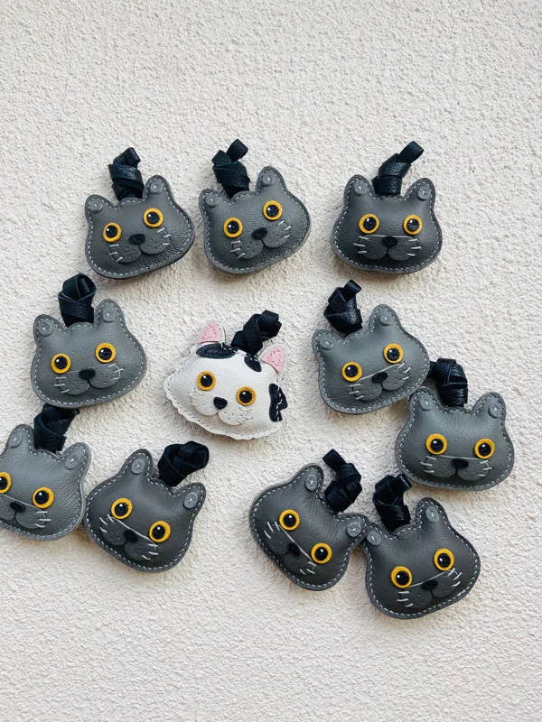 

Leather Blue Cat Keychain Pendant Mobile Phone Pendant Bag Cow Cat Keychain Goatskin