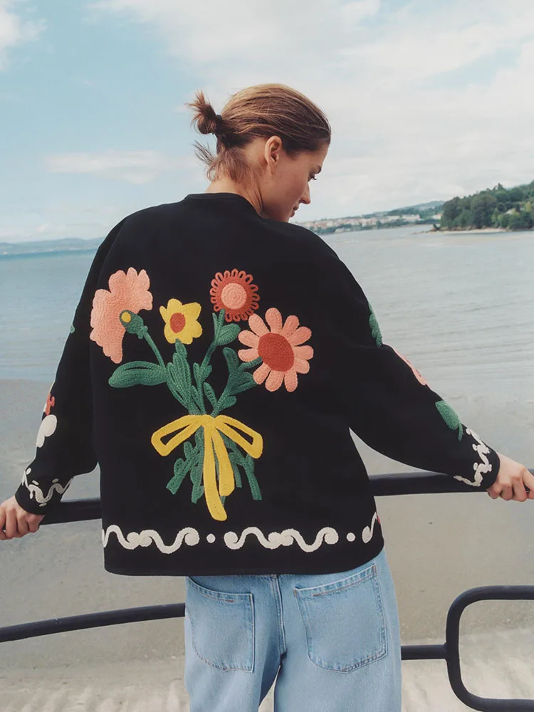 New Autumn Women's Jacket Embroidered Flower Outerwear Casual Style Standard Fit Long Sleeve round Neck Button Closure Coat