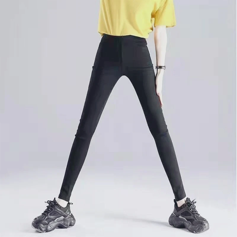 Le celebrità di Internet con leggings a vita alta indossano l'inizio dell'autunno del 2025, la nuova copertura della pancia, la pressione della carne, la magia versatile