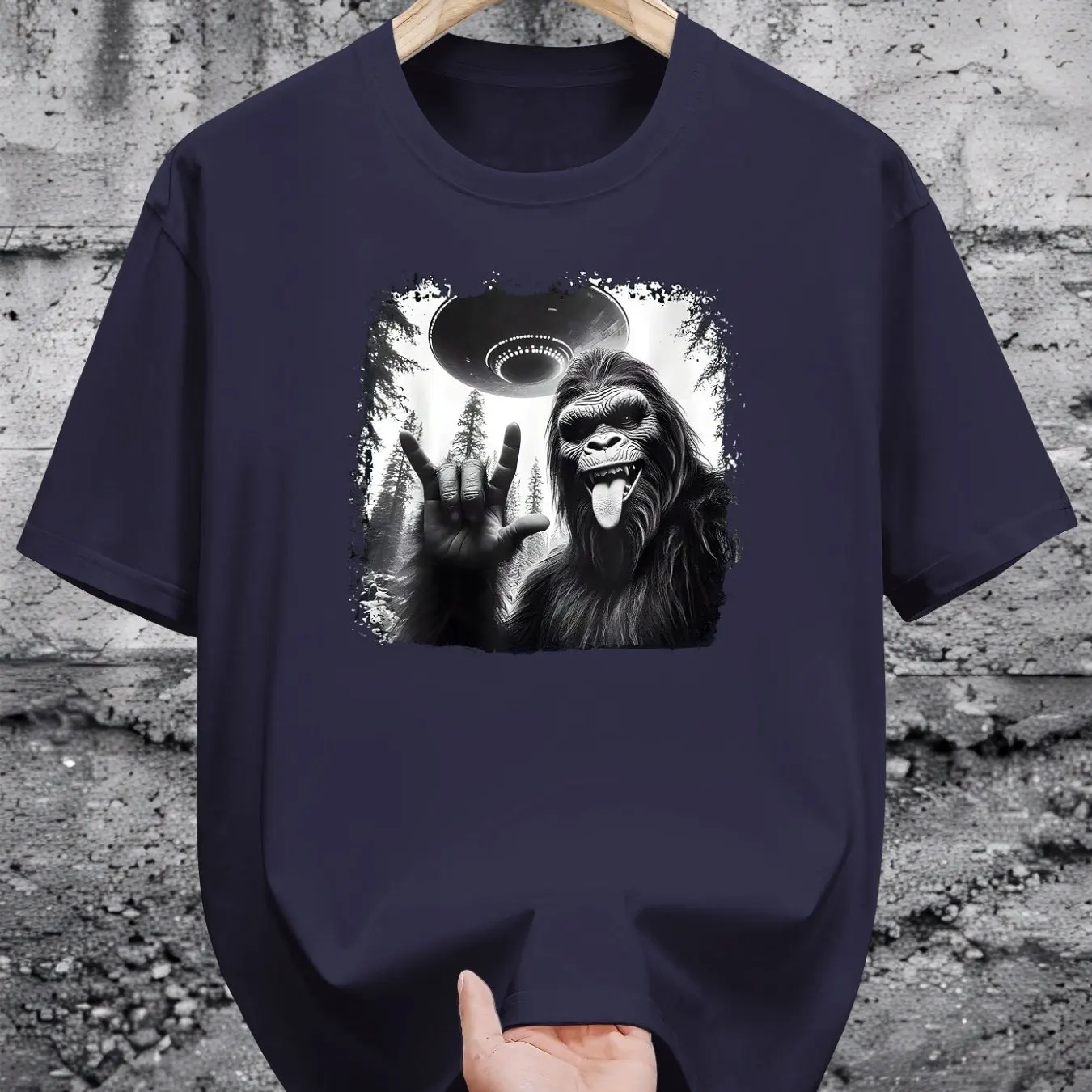 تي شيرت رجالي برسومات قطنية - تي شيرت Bigfoot Alien Abduction Design كاجوال صيفي قصير الأكمام مريح وناعم يسمح بمرور الهواء #3