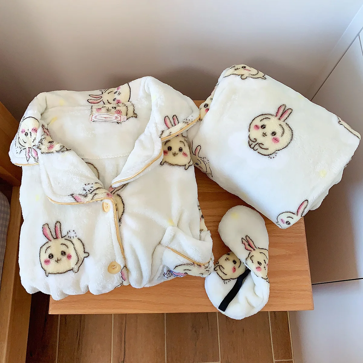 Chiikawa Hachiware Usagi Pjs Vrouw Pyjama Meisjes Anime Flanel Plus Dikker Warme Leuke Pyjama Cartoon Student Kawaii Homewear