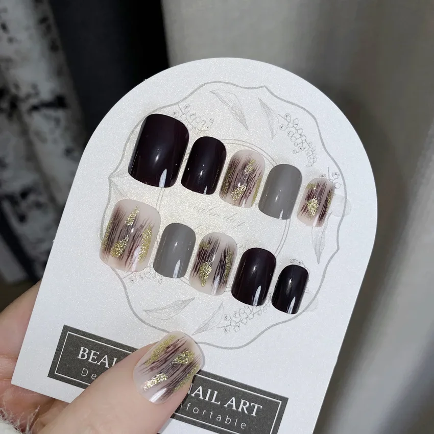 Press on Nails Art, uñas postizas cuadradas cortas con temperamento degradado gris con pegamento, uñas reutilizables de otoño e invierno para mujeres 24 piezas