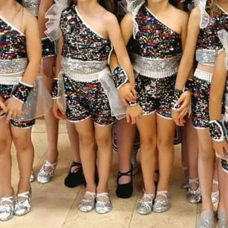 

Костюмы для джазовых танцев для девочек, детский день, костюмы для уличных танцев в стиле хип-хоп, детская модель, комплект костюмов с блестками для подиума