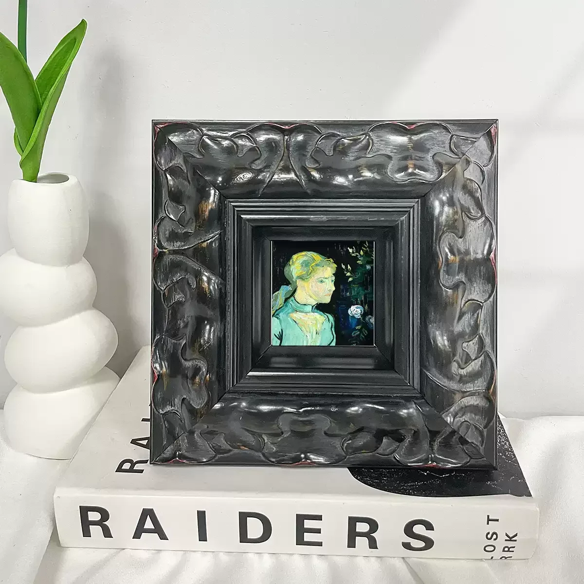 Gothic Black Ornate Square Picture Frame Solid Wood Photo Frame Vintage Baroque Art Frame for Mini Oil Painting Wall Decor