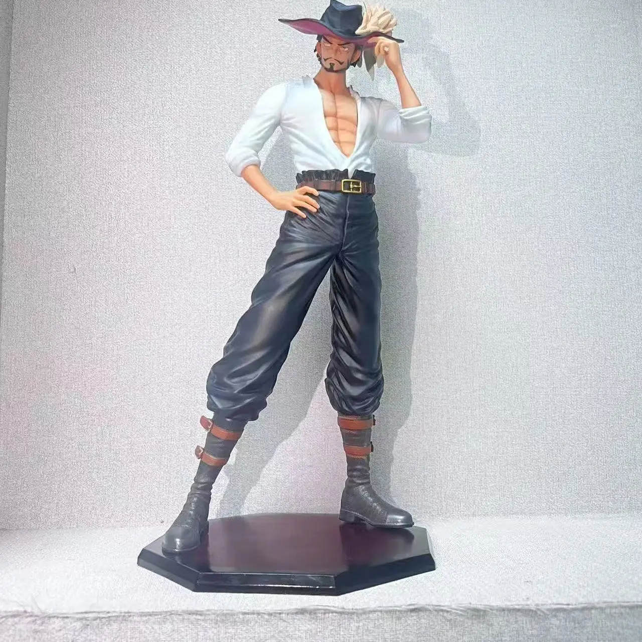 

28cm/11.02inch Anime One Piece Dracule Mihawk Action Figure Gk Model Toy Collection Christmas Birthday Gift
