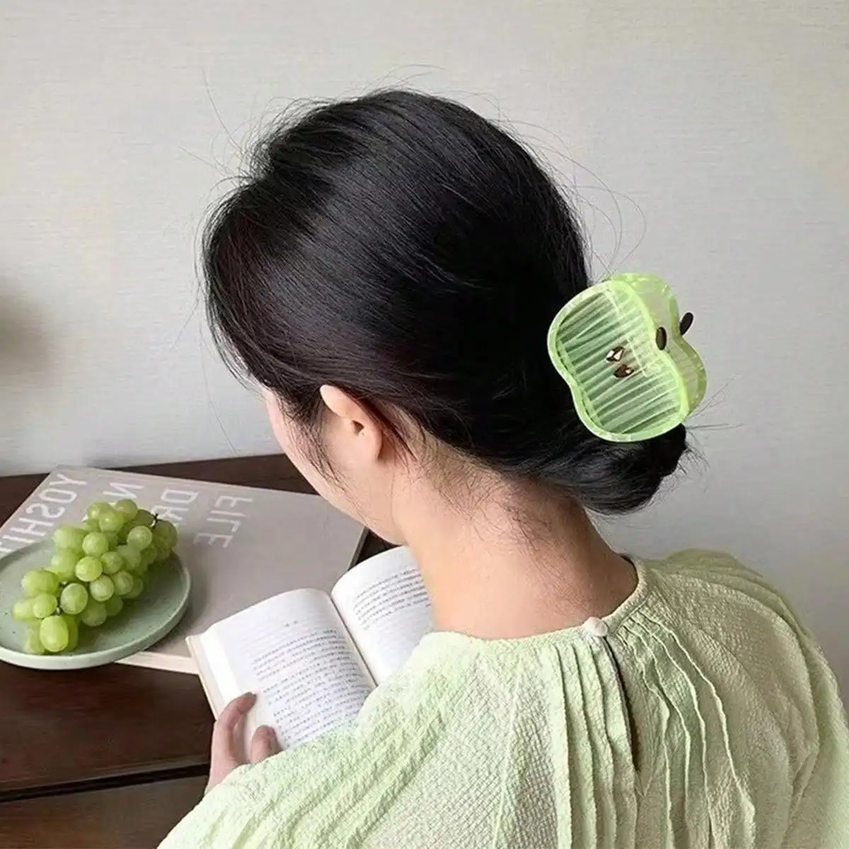 

1pc temperament vinegar clip large green apple hair clip shark clip headband versatile hair clip