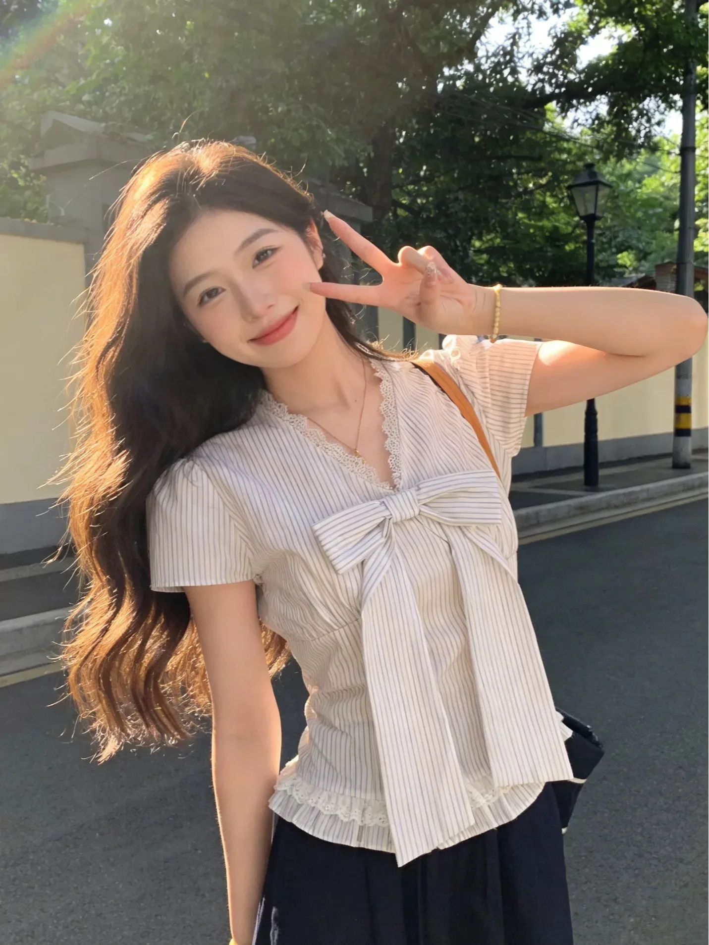 

Summer Slimming Short Shirt French Style V-Neck Knot Tie Lace Trim Striped Women's Top Waist-Cinching Polyester