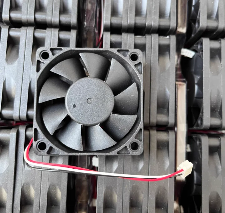 SNOWFAN YY6015M24S DC 24V 0.14A 60x60x15mm 3-Wire Case Cooling Fan