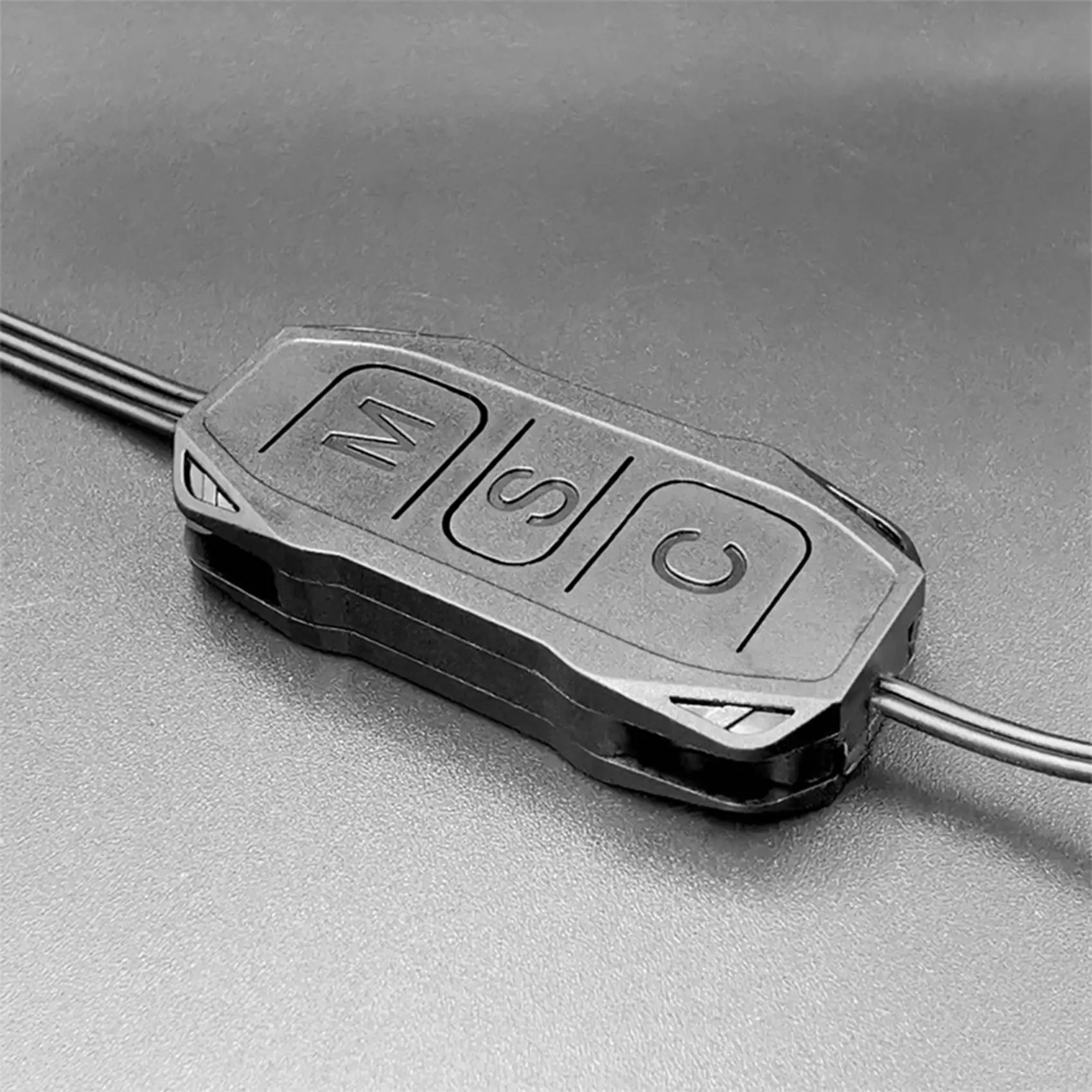 Controller Mate Manual Addressable RGB Controller ARGB LED Controller SATA 15-Pin to 3-Pin ARGB LEDB84B