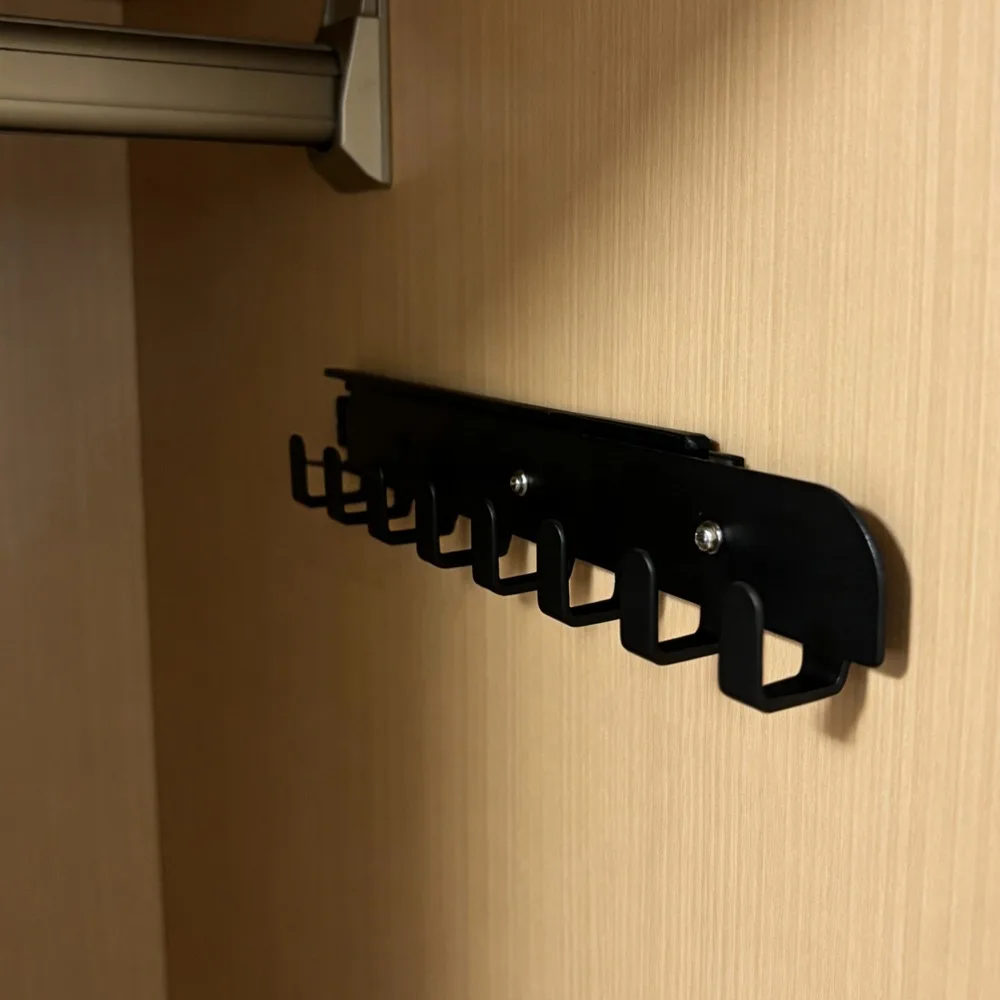 

Pull-out Retractable Hanger Wall-mounted with Clips Sling Vest Storage Rack Space Saving Clothes Drying Rack Dormitory