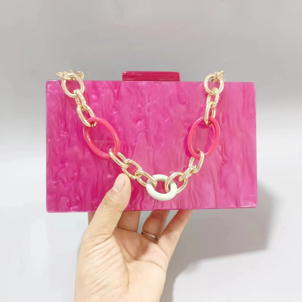 

New Style Hot Pink Acrylic Handbag Fashionable Chain Crossbody Bag for Ladies Wedding Dinner Party