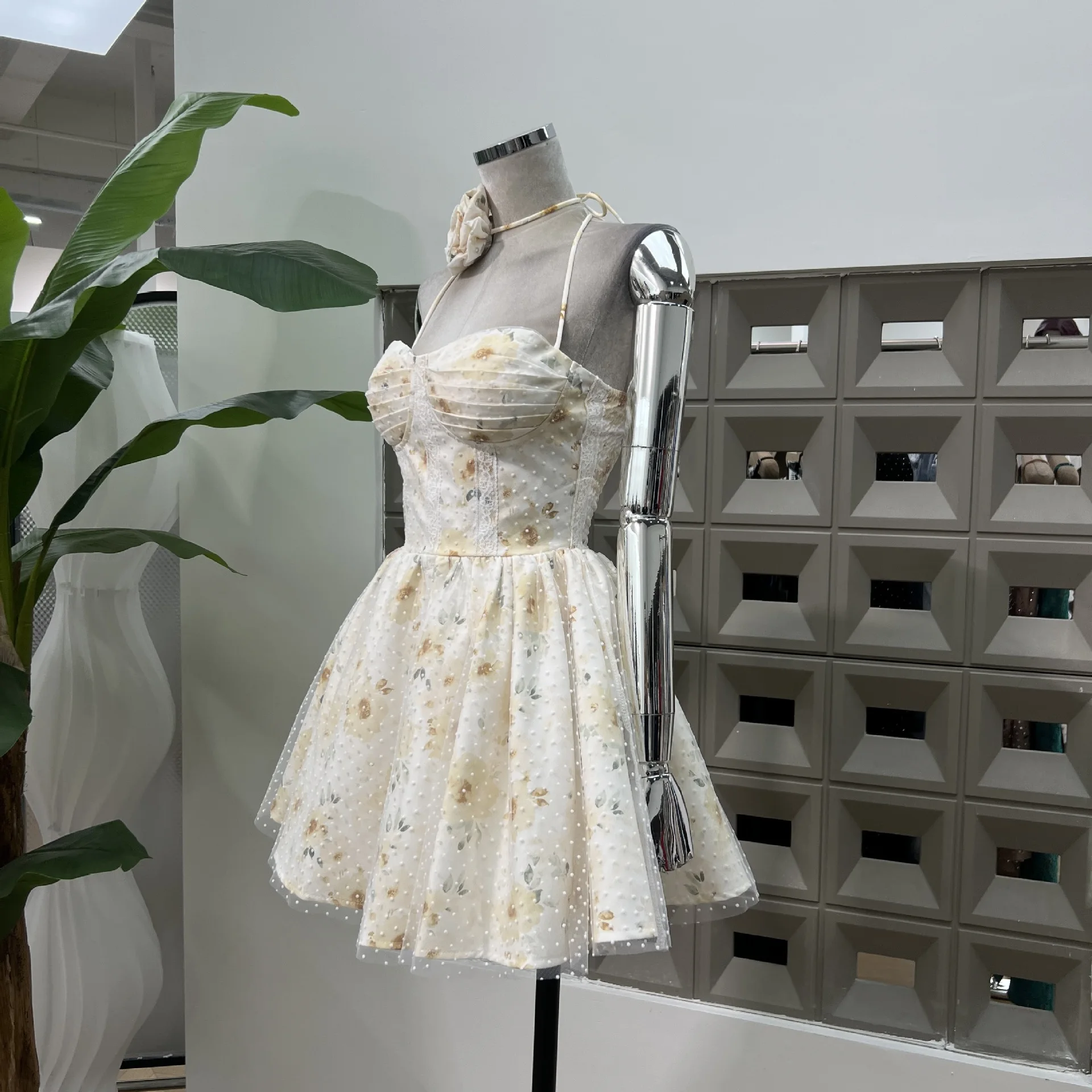 ファッションサマードレス女性ハイウエストウェーブポイントレースアップストラップレスショートドレス誕生日パーティー衣装ヴィンテージ花柄ガウン